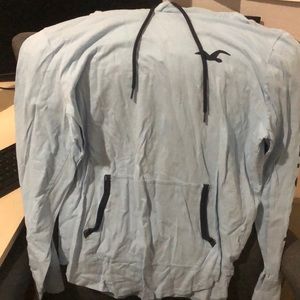 Men’s Hollister hooded tee